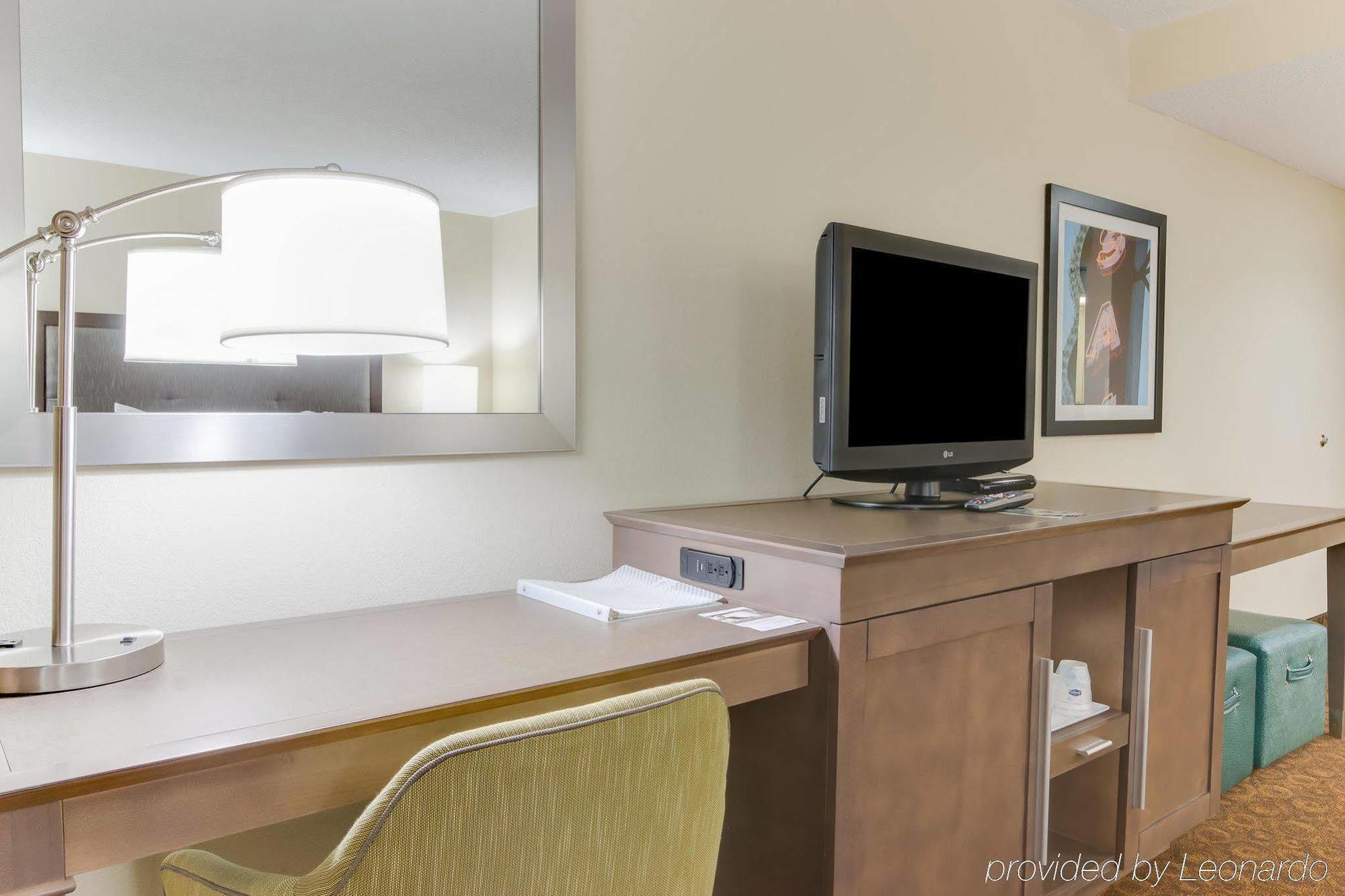 Hampton Inn Dickson Exteriör bild