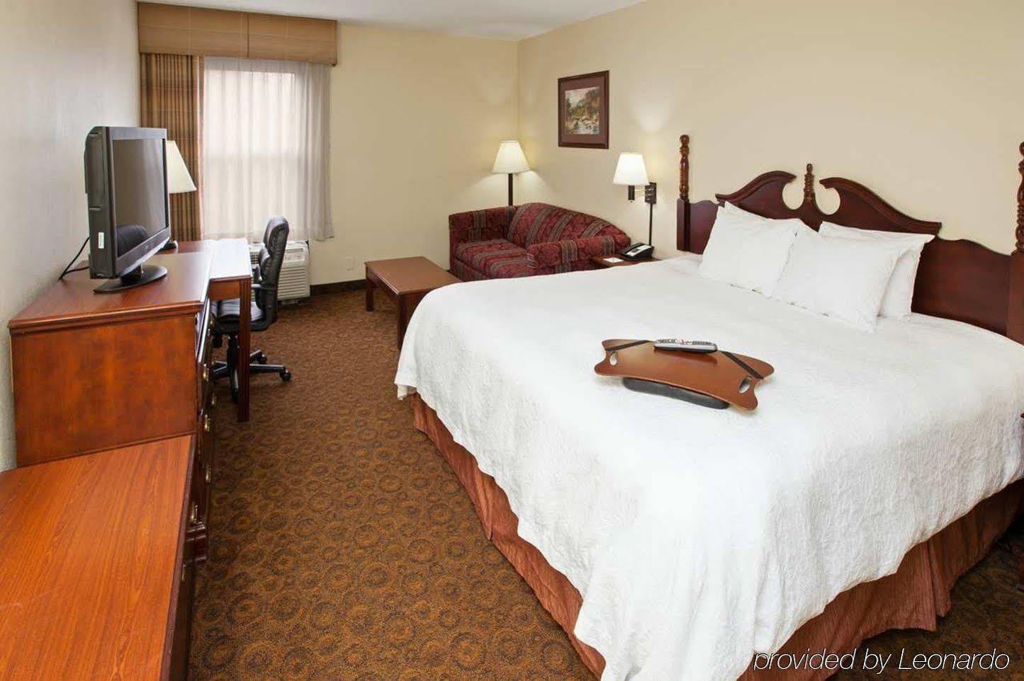 Hampton Inn Dickson Exteriör bild