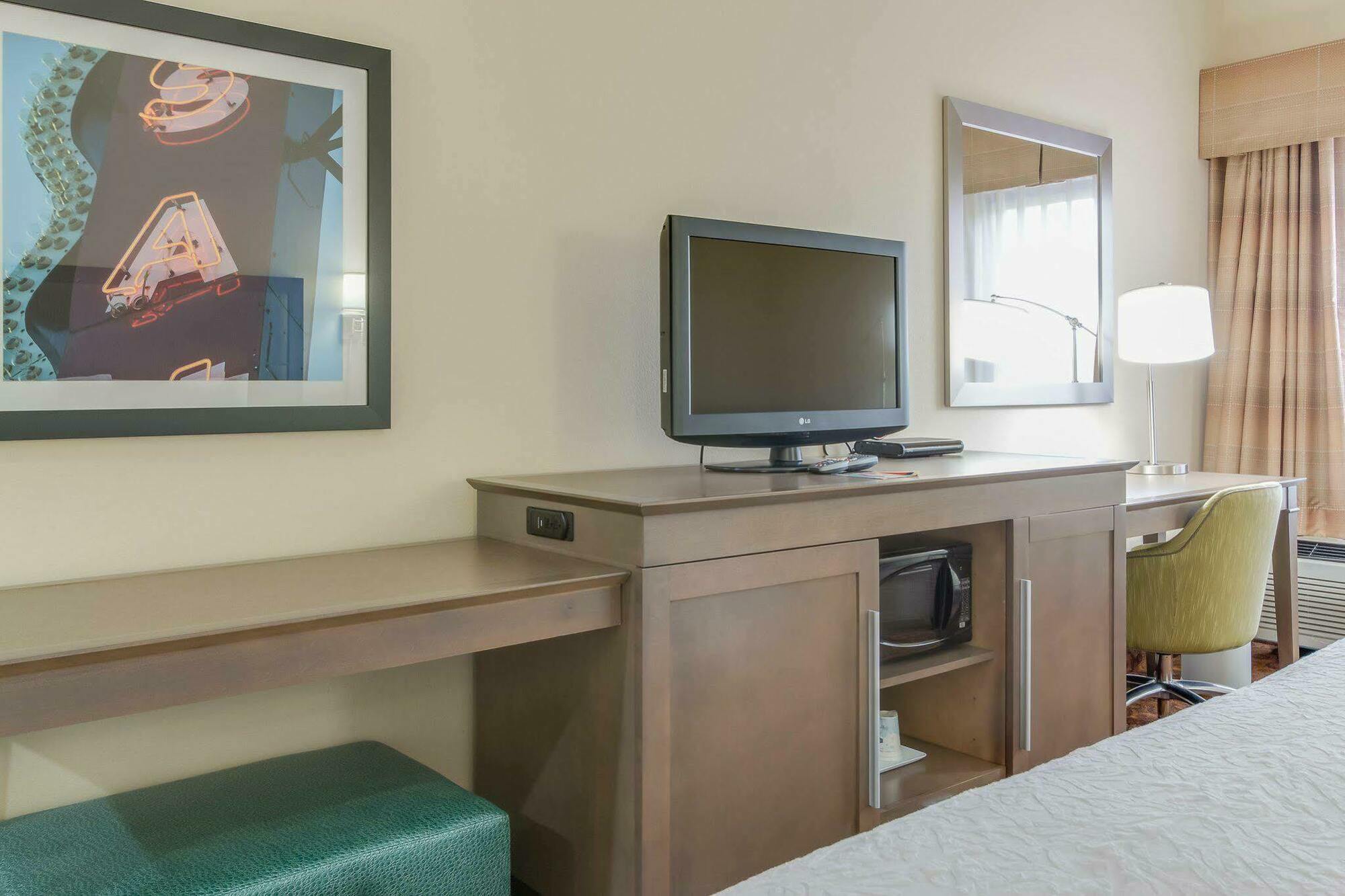 Hampton Inn Dickson Exteriör bild